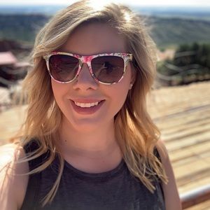 Meet your Posher, Emily